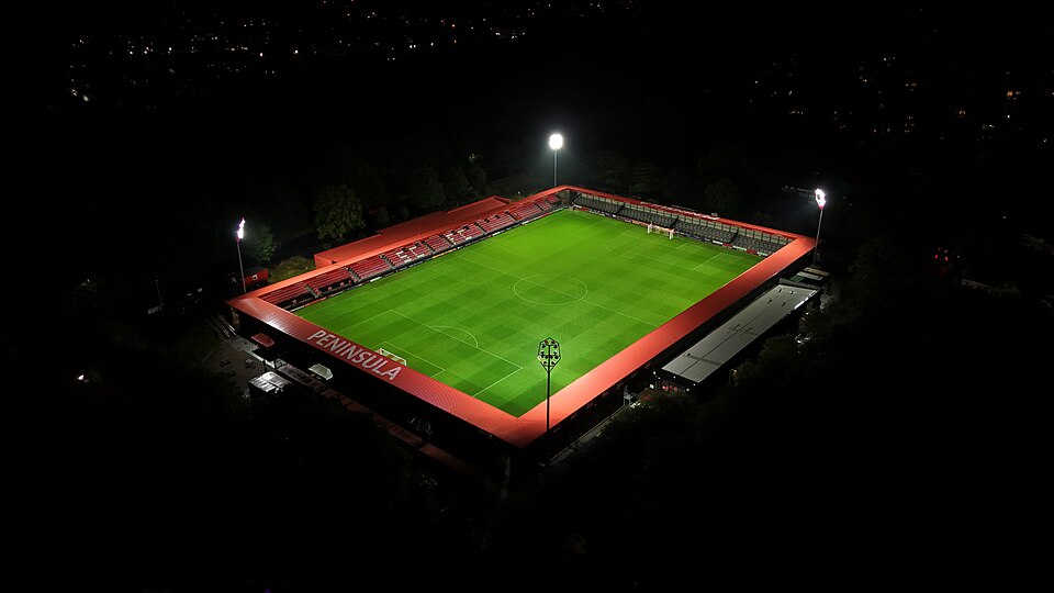 Vista aérea de estadio de noche